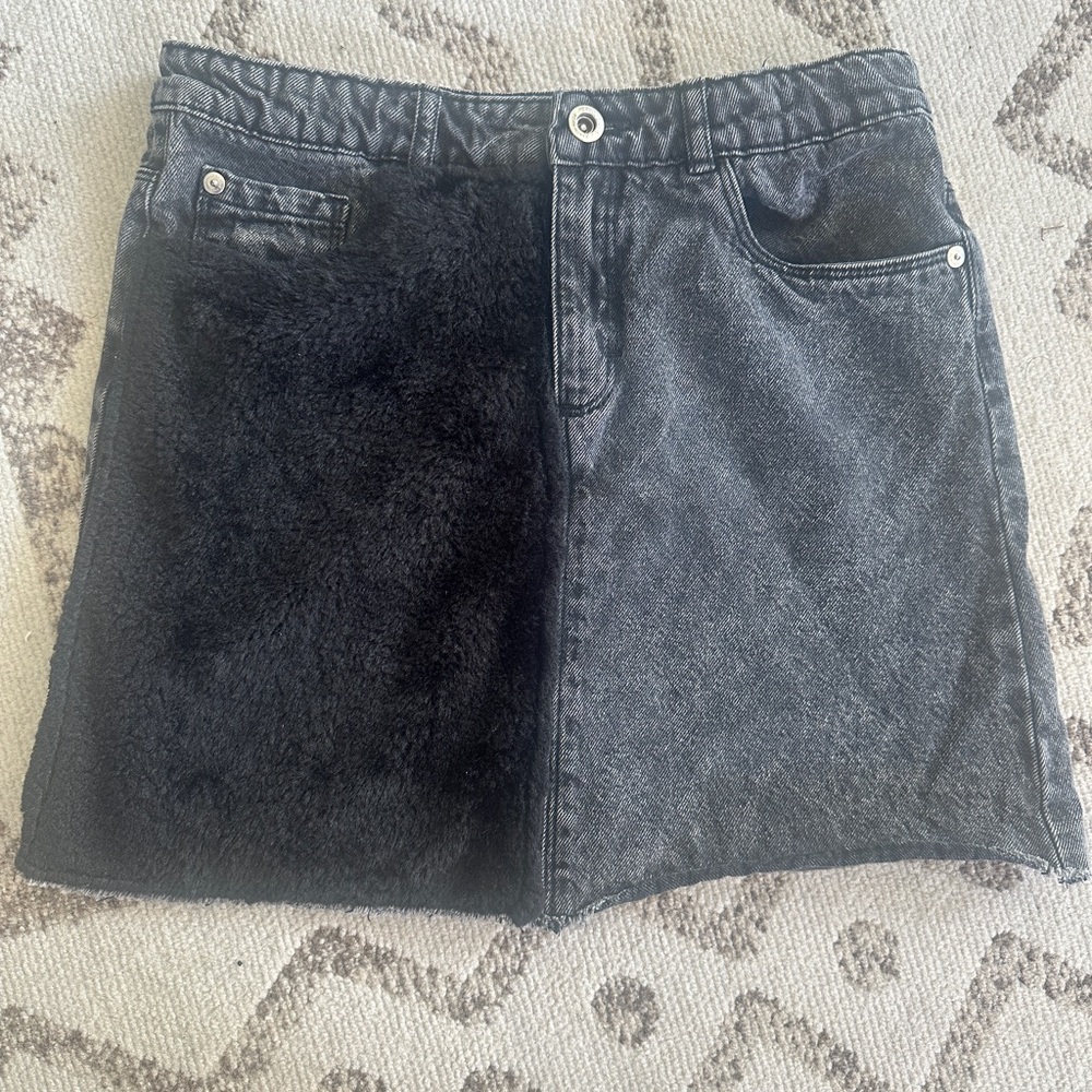 Stylish Black Denim Skirt